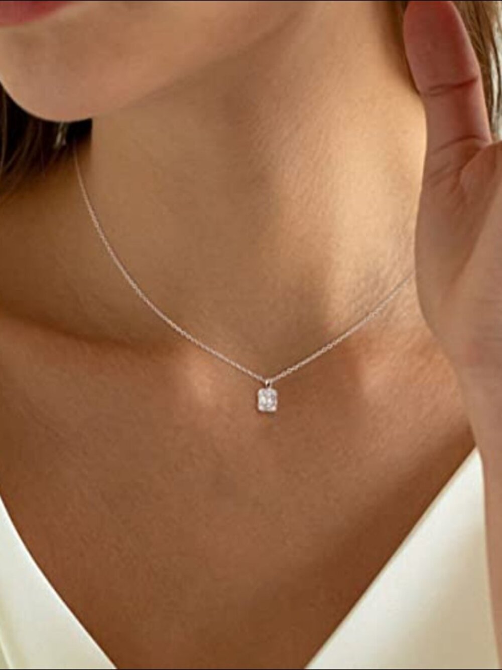 14k Gold Plated Dainty Pendant Necklace Choker - Picture 2 of 7